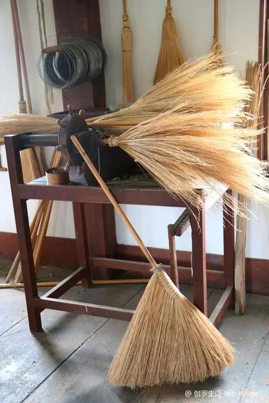 先别谈造型、色彩，家具首先是老朋友，是你的情感在家里的寄托