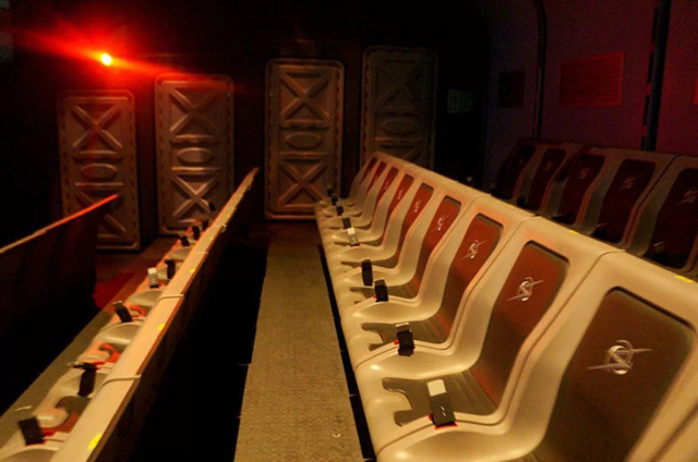 鱼游白沙洲,万达电影乐园汉秀双骄亮灯