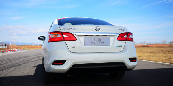 日产轩逸科技版怎么样,轩逸科技版和豪华版