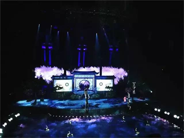 鱼游白沙洲,万达电影乐园汉秀双骄亮灯