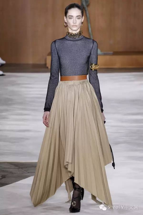 loewe包包经典款,loewe最值得入款的包包