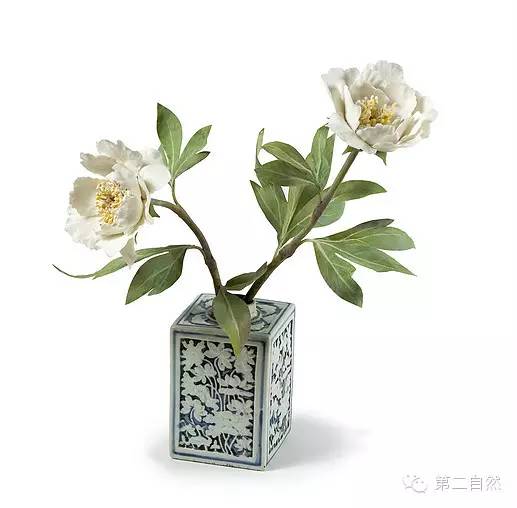 乌克兰大叔和他美到令人窒息的陶瓷永生花