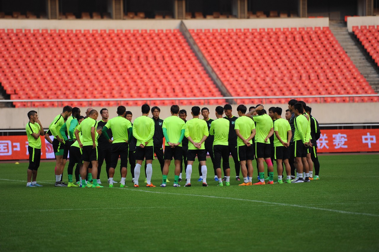 周日，一起去黄龙战斗！绿城说准备好了！志杰也来拉人气！为开门红转起！