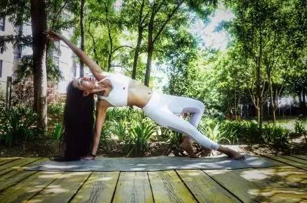 瑜伽培训价格多少钱一个月,瑜伽一对一教培多少钱