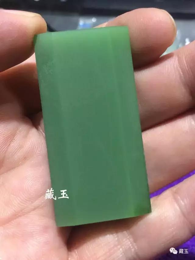 碧玉和岫玉哪个价值高一些,碧玉是否有价值
