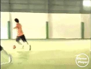 五人足球过人实用技巧,球场实用过人技巧