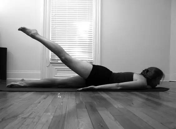 紧致臀线的正确方法,紧致肌肉和提臀的锻炼方法