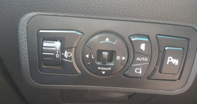 比亚迪用车实用功能小知识,比亚迪最全的按键说明