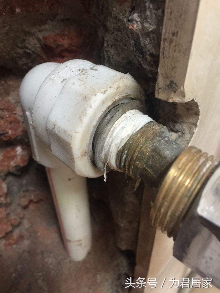 装花洒预埋的内丝弯头4分还是6分,花洒内丝弯头15.5公分能不能安装