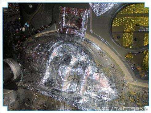 jeep大切诺基原装音响,jeep大切诺基哈曼卡顿音响效果