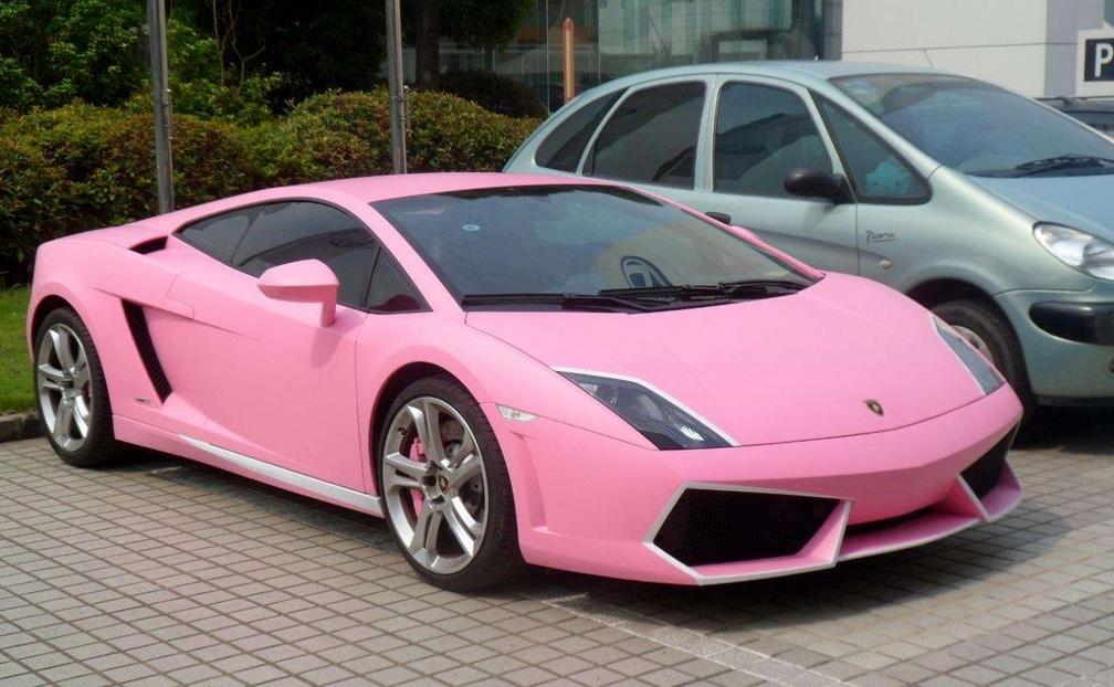 全世界粉红色的车，全被这个化妆品品牌承包了