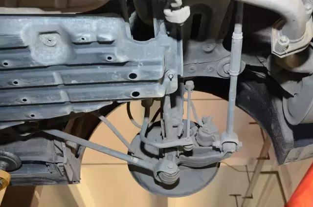 十周年纪念版凯美瑞底盘,凯美瑞的底盘真的有这么好吗