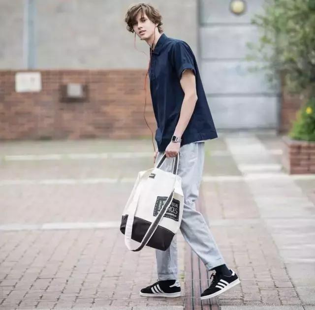 女生最不喜欢男生穿的裤子,女生更喜欢男生怎么穿