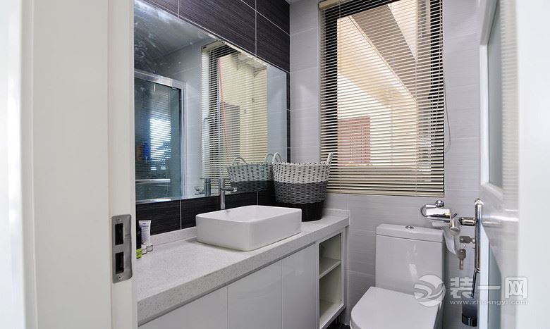 苏州红树湾89平实景，现代两室两厅全包8万，客厅飘窗好风景