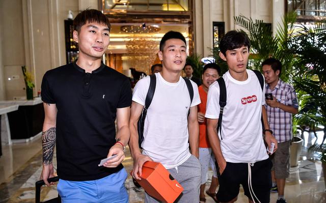 国足训练服五彩斑斓,国足世预赛12强训练