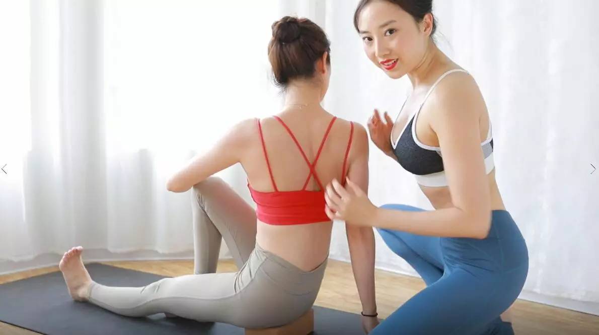 改善胸部下垂的床上动作,女性胸部下垂干瘪如何健身