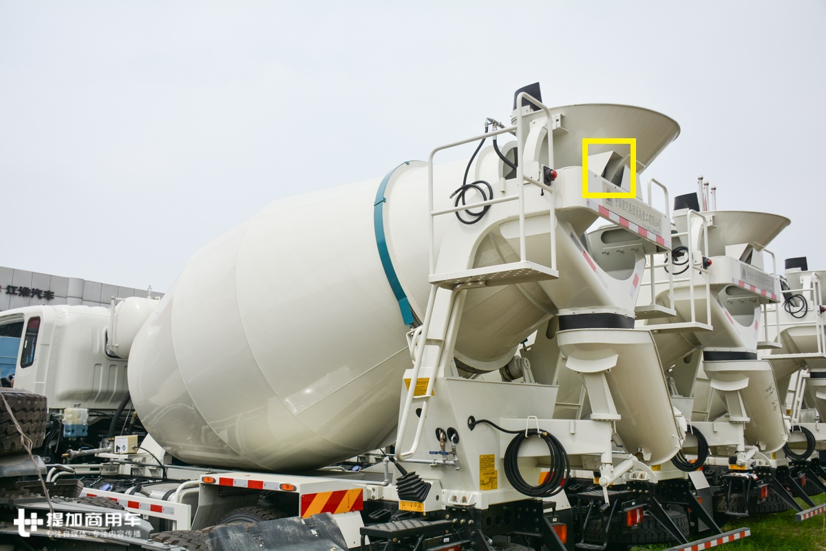 轻卡蓝牌搅拌车,商用混凝土搅拌车多少钱一台