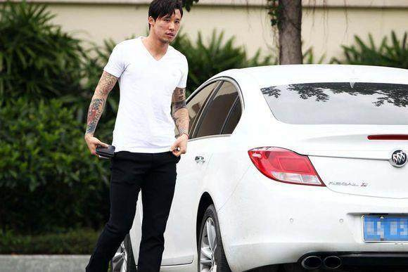 2021年国足座驾大盘点,国足豪车视频