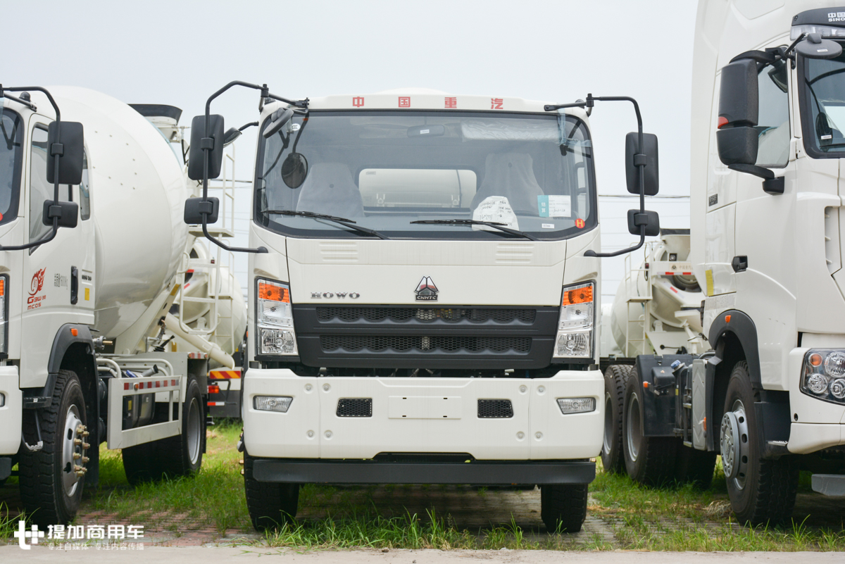 轻卡蓝牌搅拌车,商用混凝土搅拌车多少钱一台