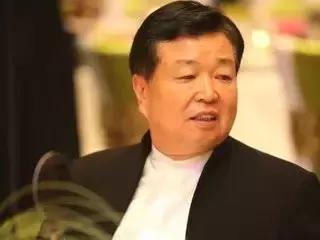 曾流落街头靠*血卖**为生，如今却身价780亿还成了泰国驸马爷