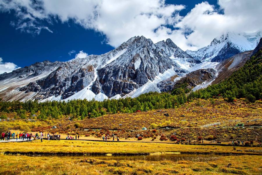 花都港龙,稻城三神山风景在哪里