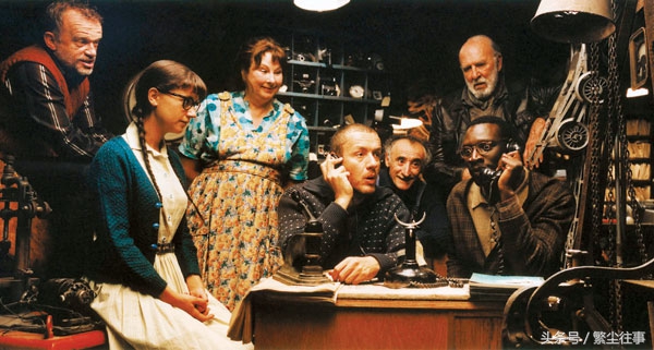 尽情游戏搞笑,尽情游戏讲的是什么