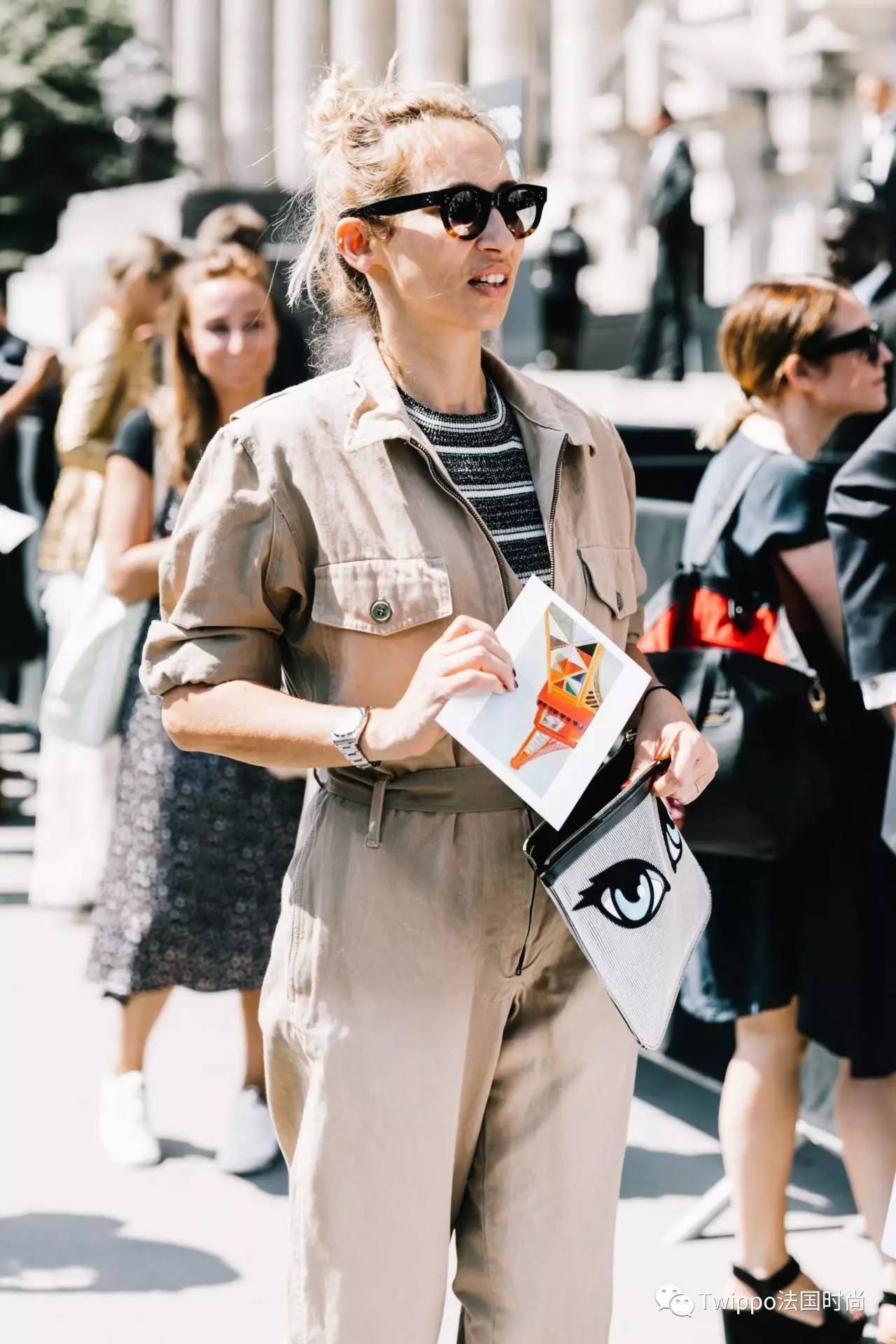 迷你小肩包,现在还流行小皮包包吗