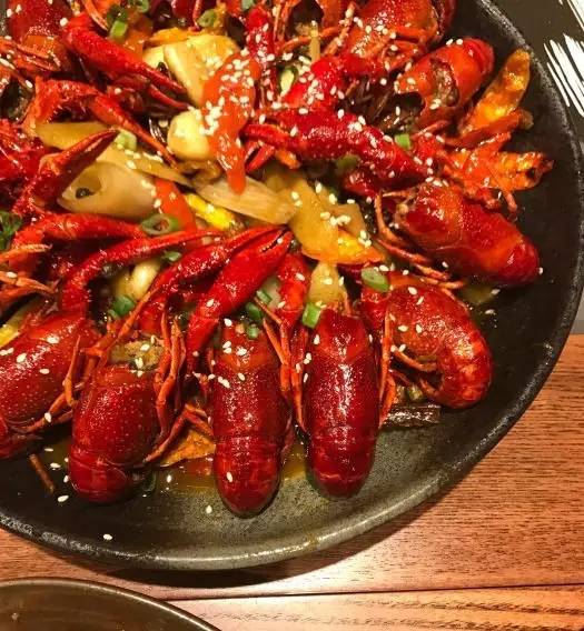 小龙虾的各种口味的做法,广东小龙虾的正确吃法