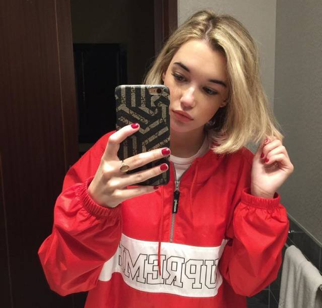 够拽丨Supreme抢货机器人，让这些哥们赚了一个亿