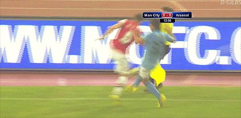 足球场上笑死人瞬间,足球笑死人的搞笑视频