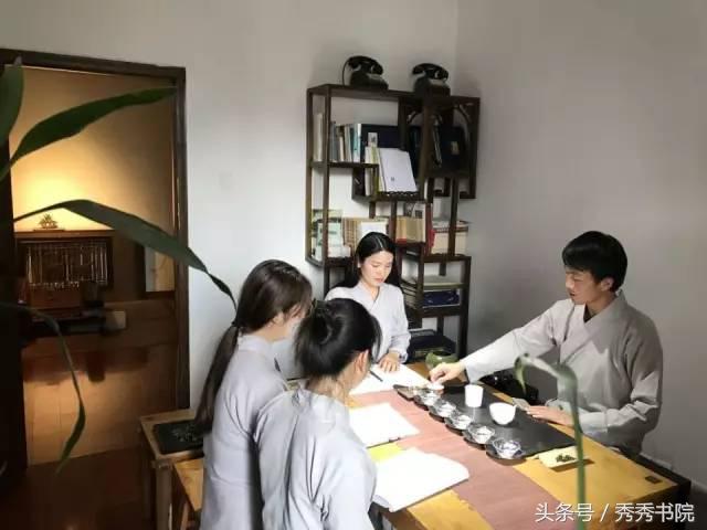 新婚燕尔其实是一曲爱情的悲歌,新婚燕尔出自哪首歌