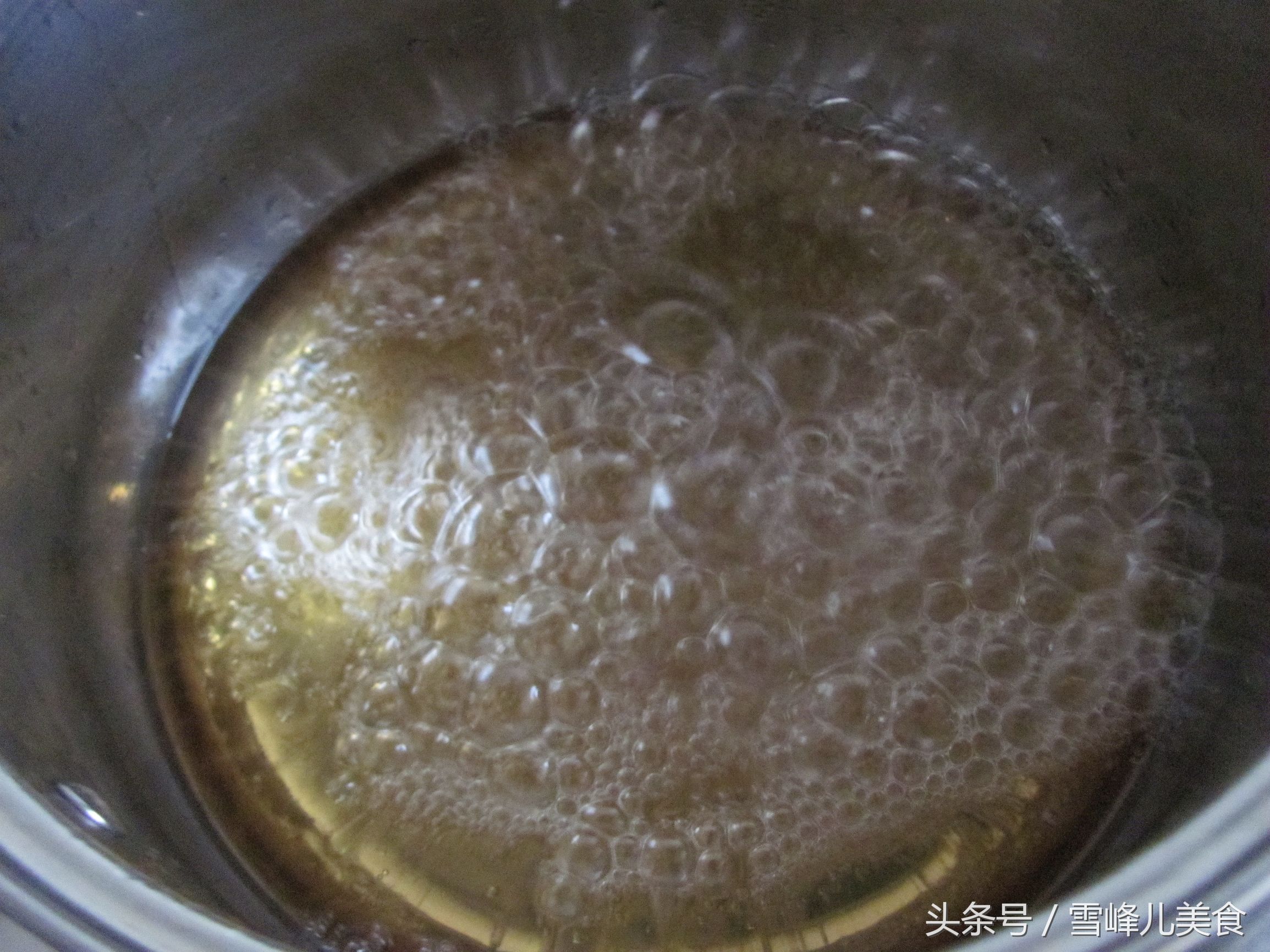 转化糖浆熬硬了有办法补救吗,转化糖浆熬浓了做月饼可以放水吗