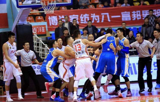 中国篮球斗殴和世界斗殴事件,篮球史上最严重的群殴事件
