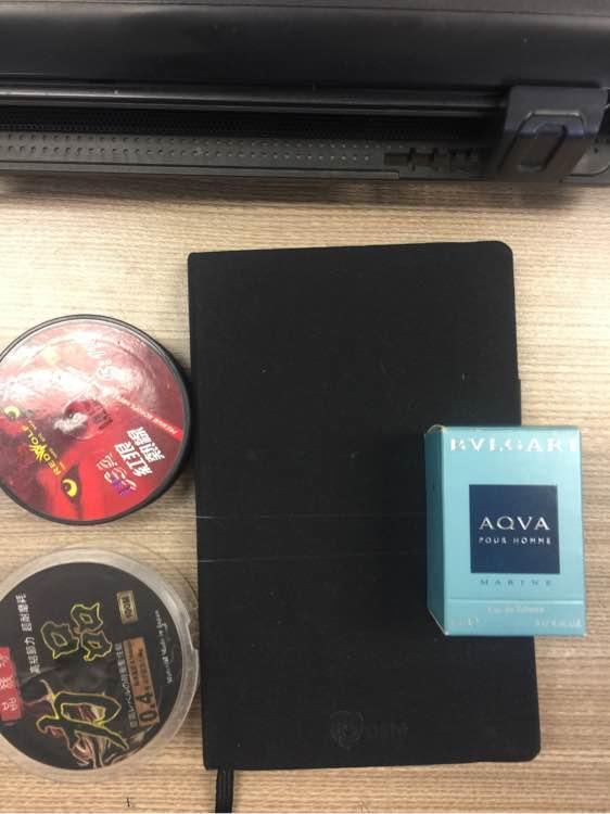 上班绑鱼钩，午休去钓鱼，因为工作耽搁了钓鱼，太不值！