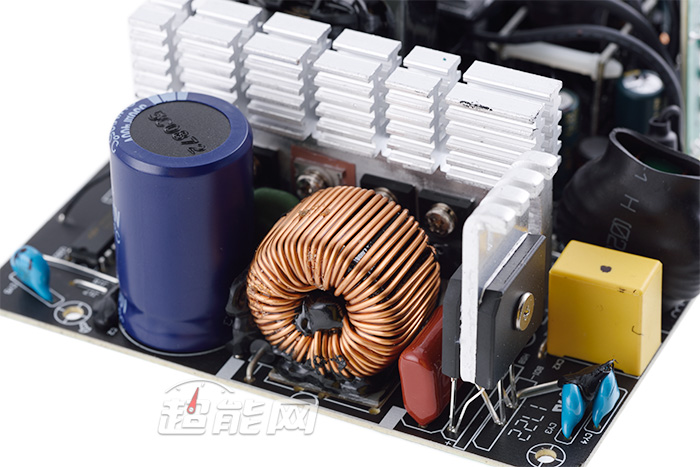 酷冷至尊mwe600电源,酷冷至尊mwe铜牌450w