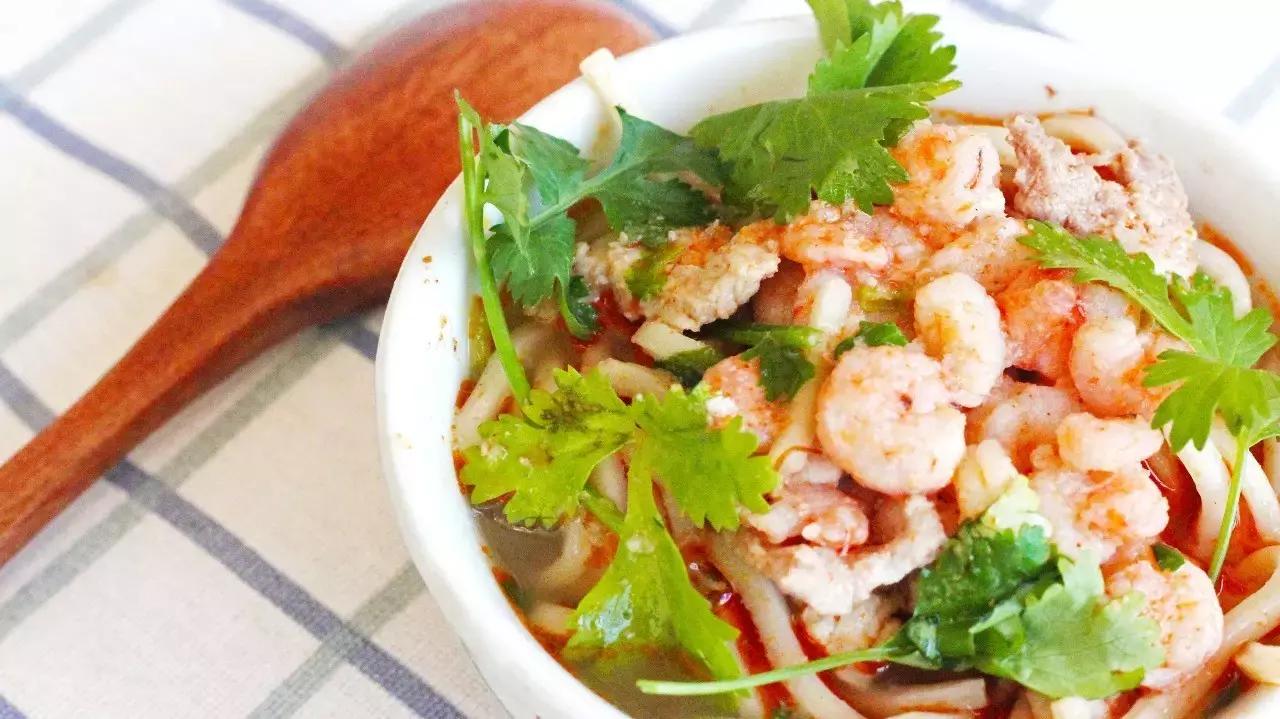 百万厦门人夏天最惦记的一碗面！一锅虾汤熬了20年！