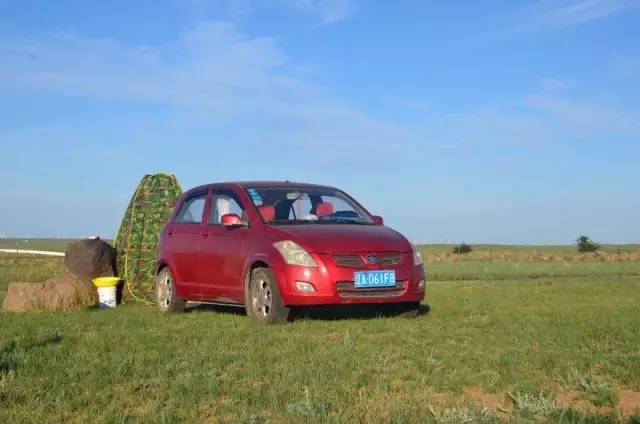 带着老伴穷游,60大叔自驾房车带老伴环游中国