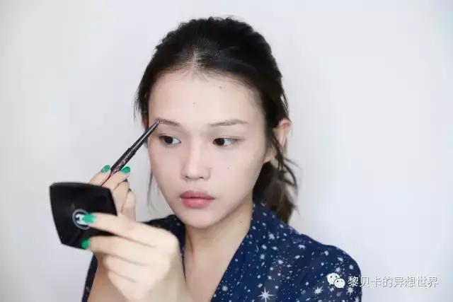 最简单但也精致的快速出门妆,5分钟快速出门日常妆