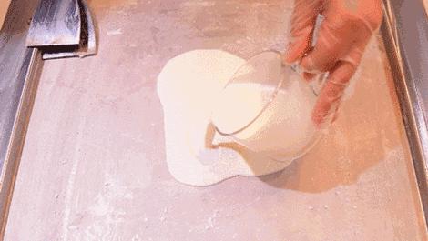 那些火爆ins的网红冰淇淋,炒酸奶冰淇淋网红店