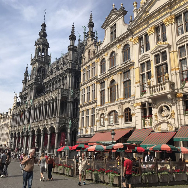 学姐学长的朋友圈,飞过一整个世界