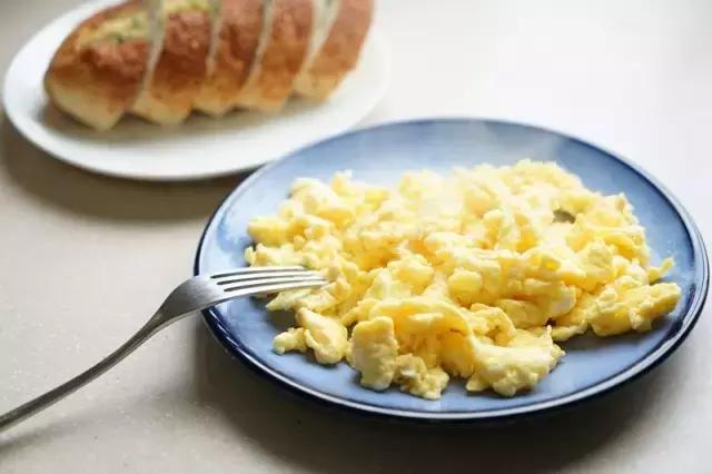 麦当劳的鸡蛋怎么炒嫩的,韭菜鸡蛋怎么炒才嫩滑