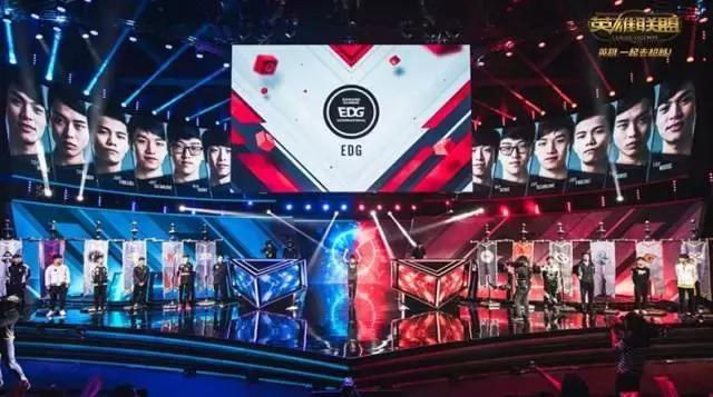 身价突破八位数？五五开：小狗的转会费能组一个队伍