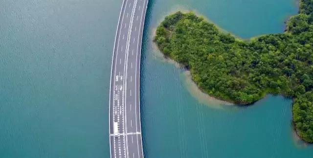 中国最新水上公路视频,中国首条水上公路视频