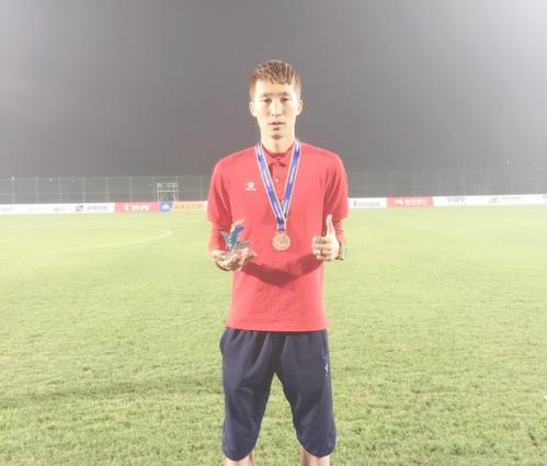 大连金靴,足球十大中锋巴斯滕