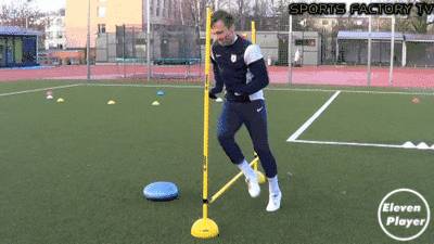 足球训练组合教学视频,足球训练组合动作