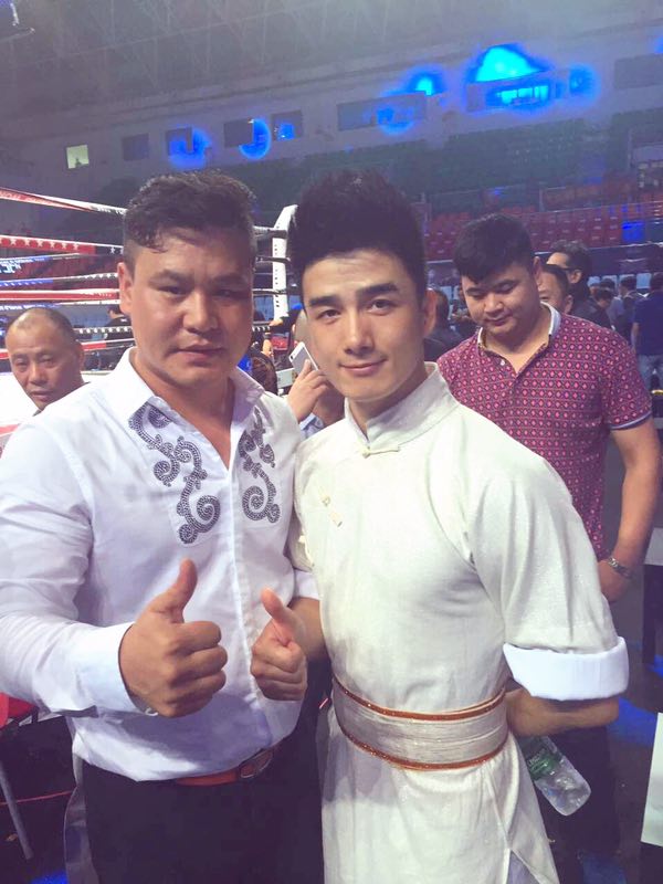 王延龙15秒被ko,王延龙双截棍打架