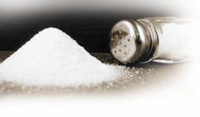 衣服沾上油点怎么快速去除,衣服沾上免钉胶怎么去除