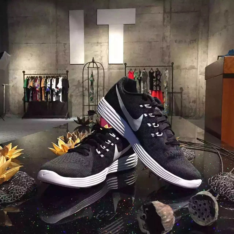 nike登月跑鞋穿搭,nikelegendreact3