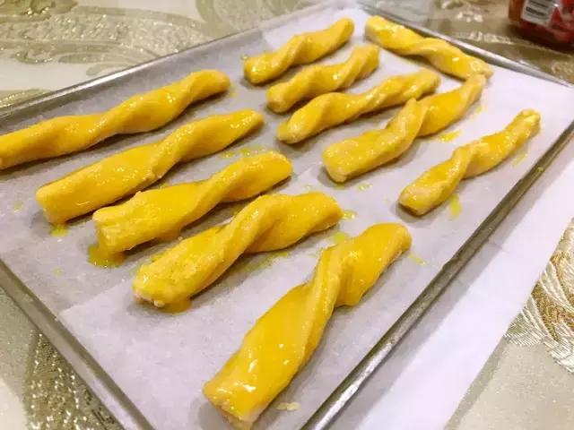 宝宝出牙期买牙胶还是磨牙饼干,怎么自制无糖无盐宝宝磨牙饼干