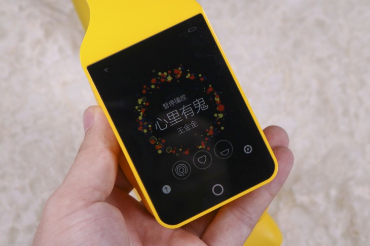 耳机带屏幕,耳机带液晶显示屏